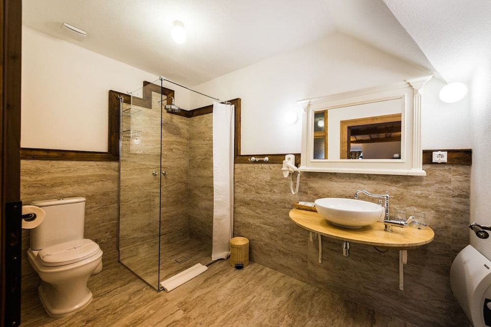 Casa Savri Deluxe Suite, 2 Bedrooms (REGINA) 6