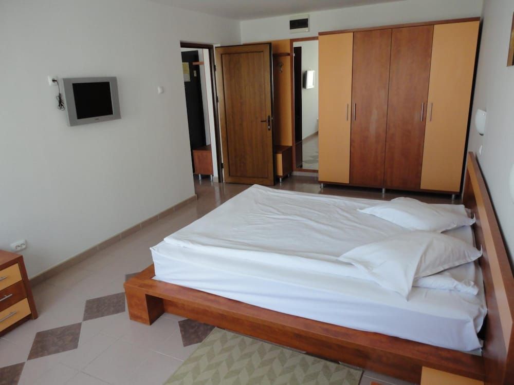 Hotel Arion Family Apartment, 1 Double Bed with Sofa bed, Non Smoking, Kitchenette 3