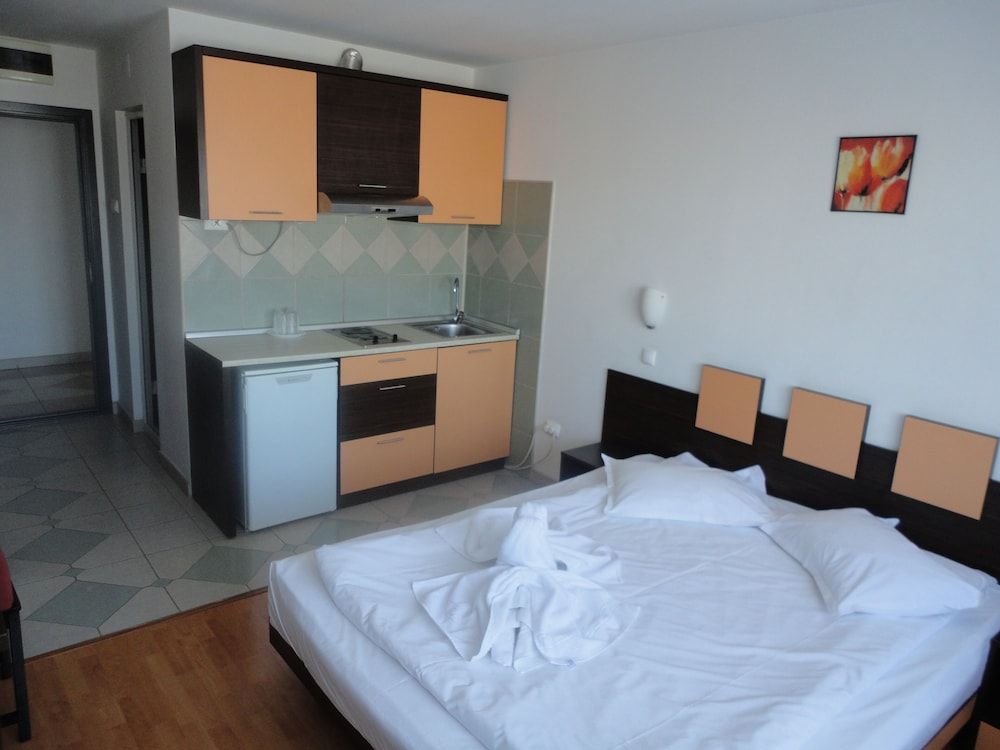 Hotel Arion Standard Double Room, 1 Queen Bed, Non Smoking, Kitchenette 3