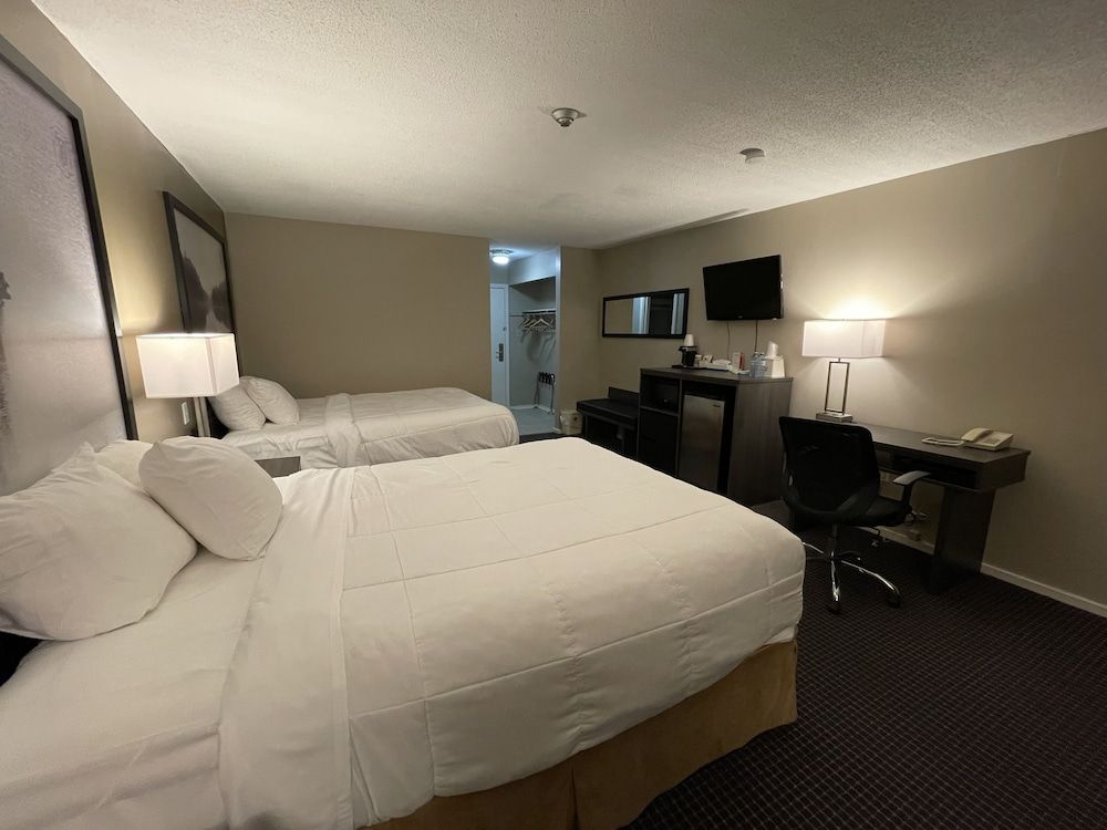 Room, 2 Queen Beds, Non Smoking (Courtyard View)
