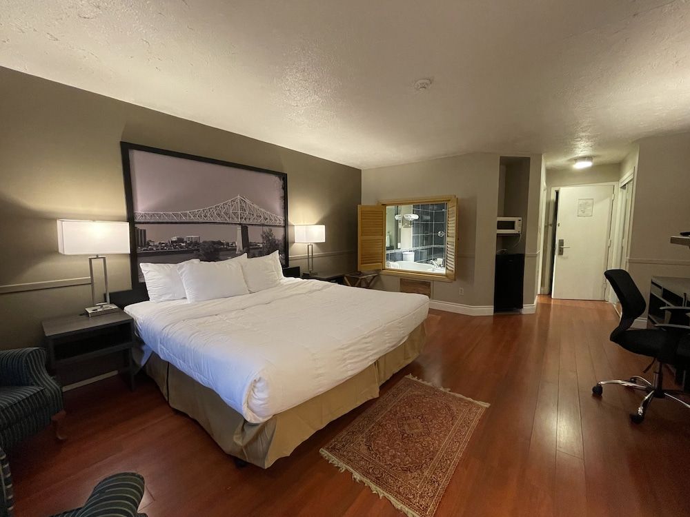 Executive Suite, 1 King Bed, Non Smoking