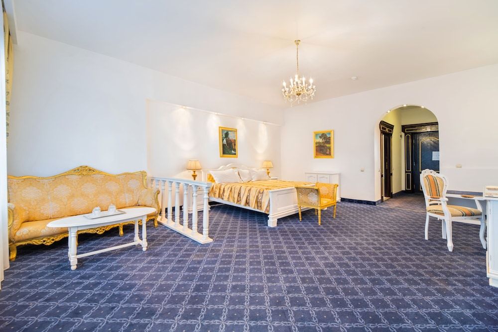 Superior Room, 1 Queen Bed, Balcony