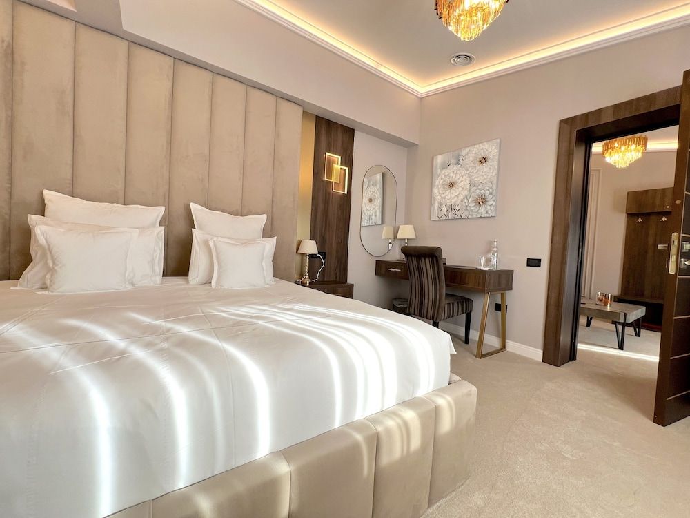 Business Apartment, King and Sofa Bed, Courtyard View