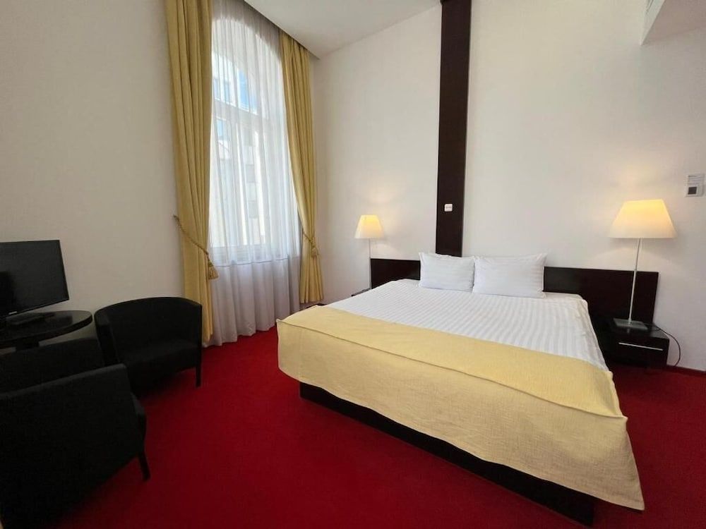 Superior Double Room, 1 King Bed, Accessible, City View
