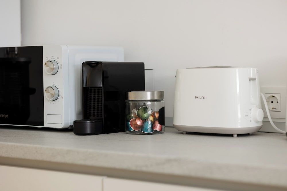 Brasov Holiday Apartments Deluxe Apartment (Emerald) 8