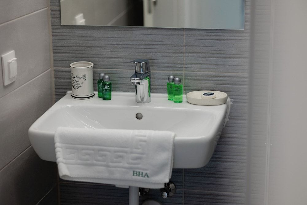 Brasov Holiday Apartments Deluxe Apartment (Emerald) 3