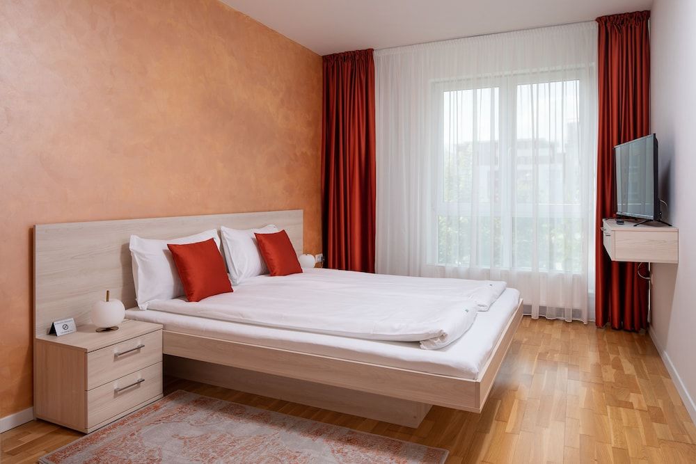 Deluxe Suite with Balcony (Panoramic 11)