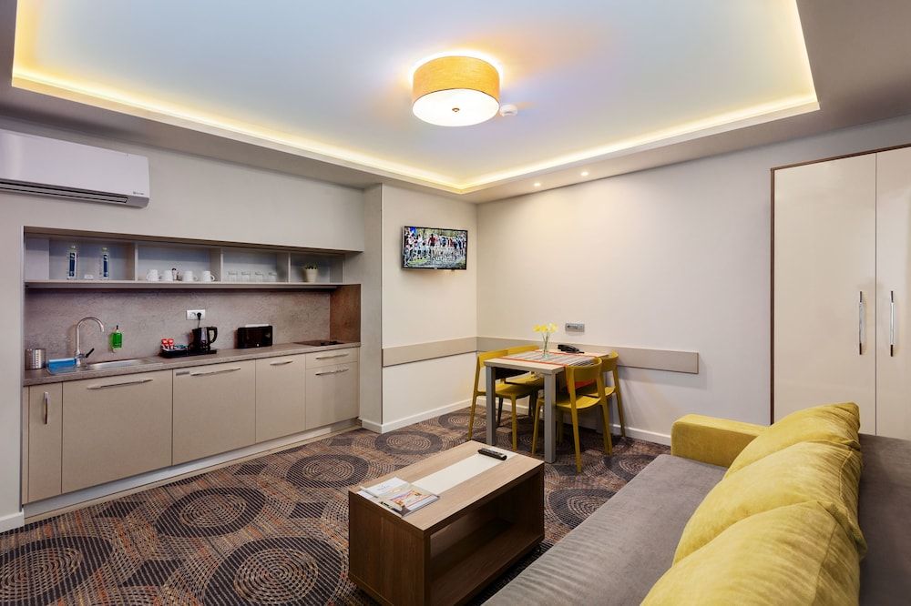 Plaza 35 Business Apartment, Balcony, City View 11