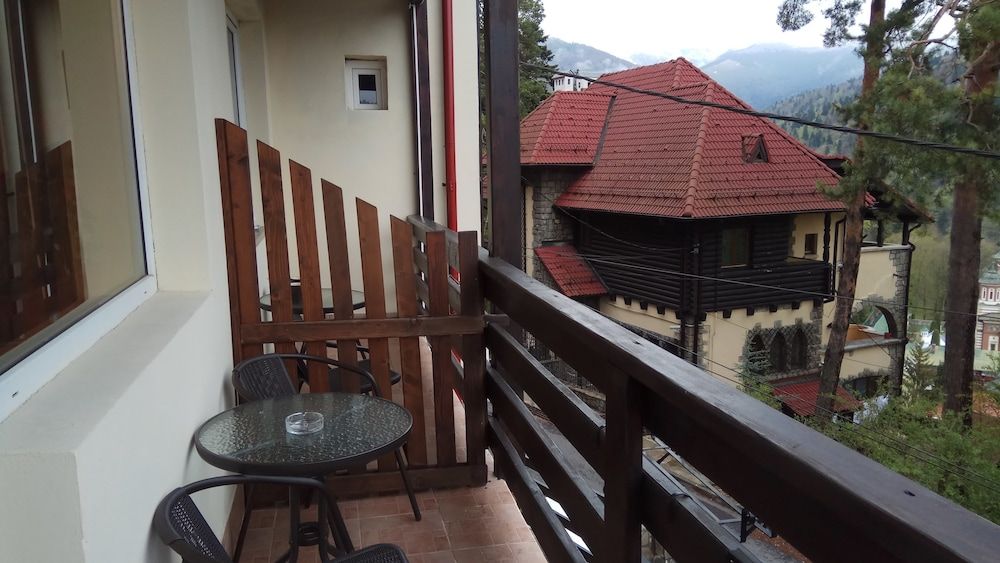 Casa Adina Double Room, Mountain View 9