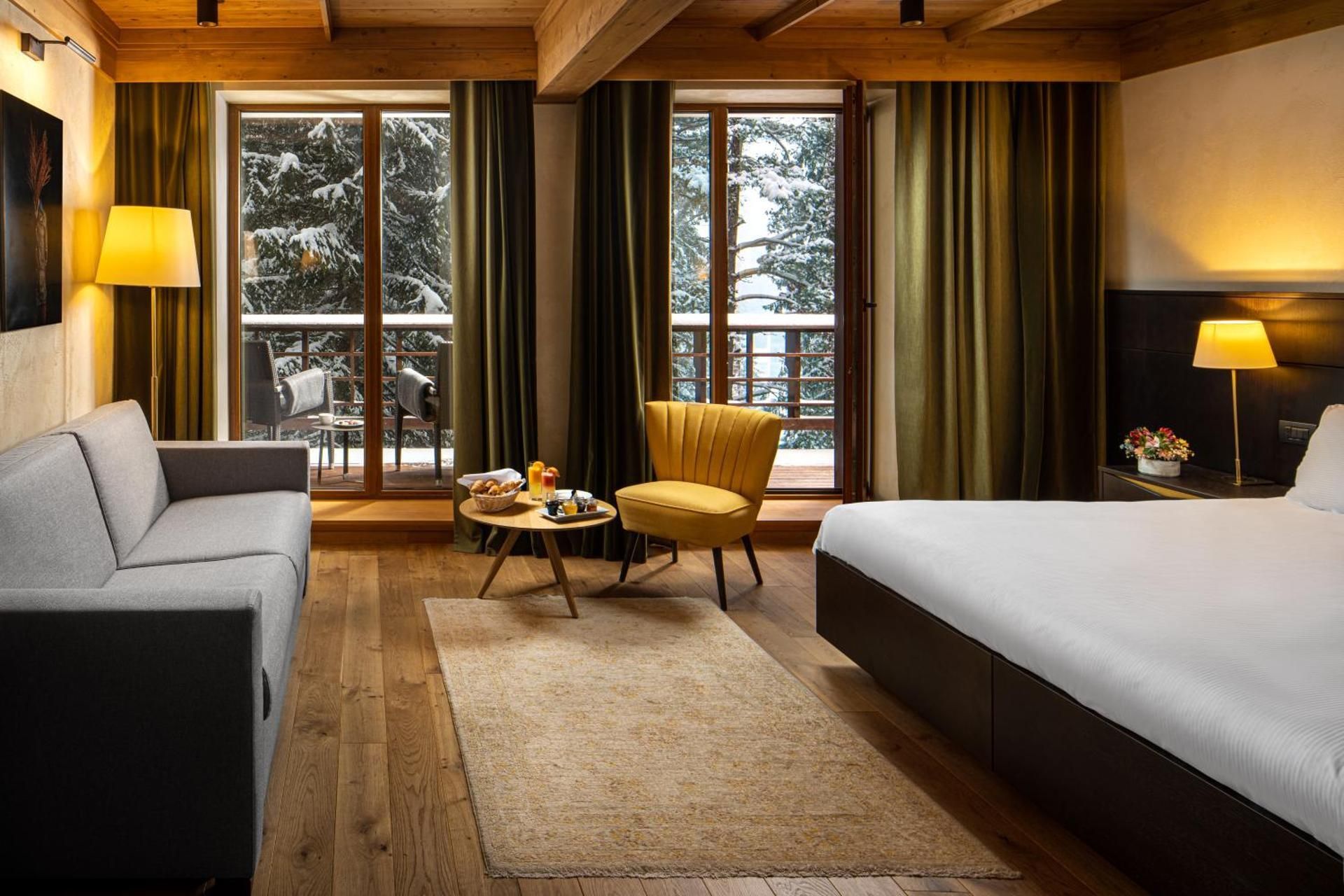 Deluxe King Room