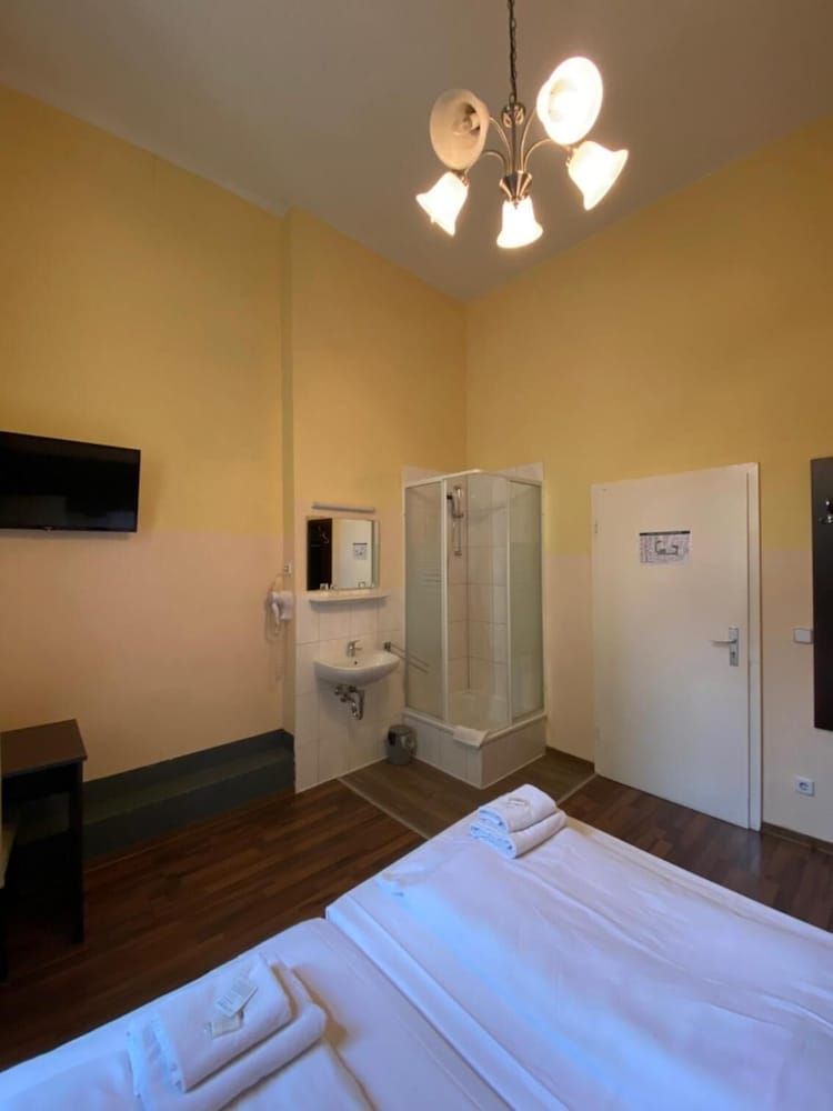 undefined Hotel Am Stuttgarter Eck 3