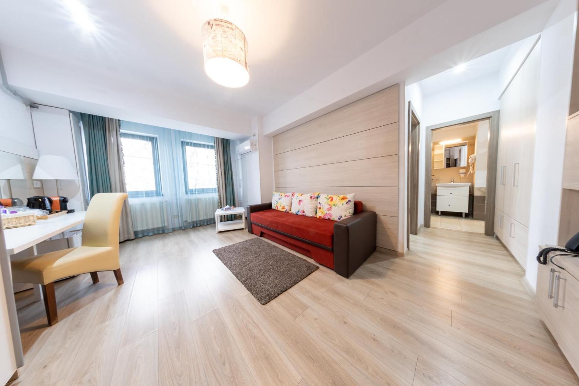 undefined Avenue Parliament 9