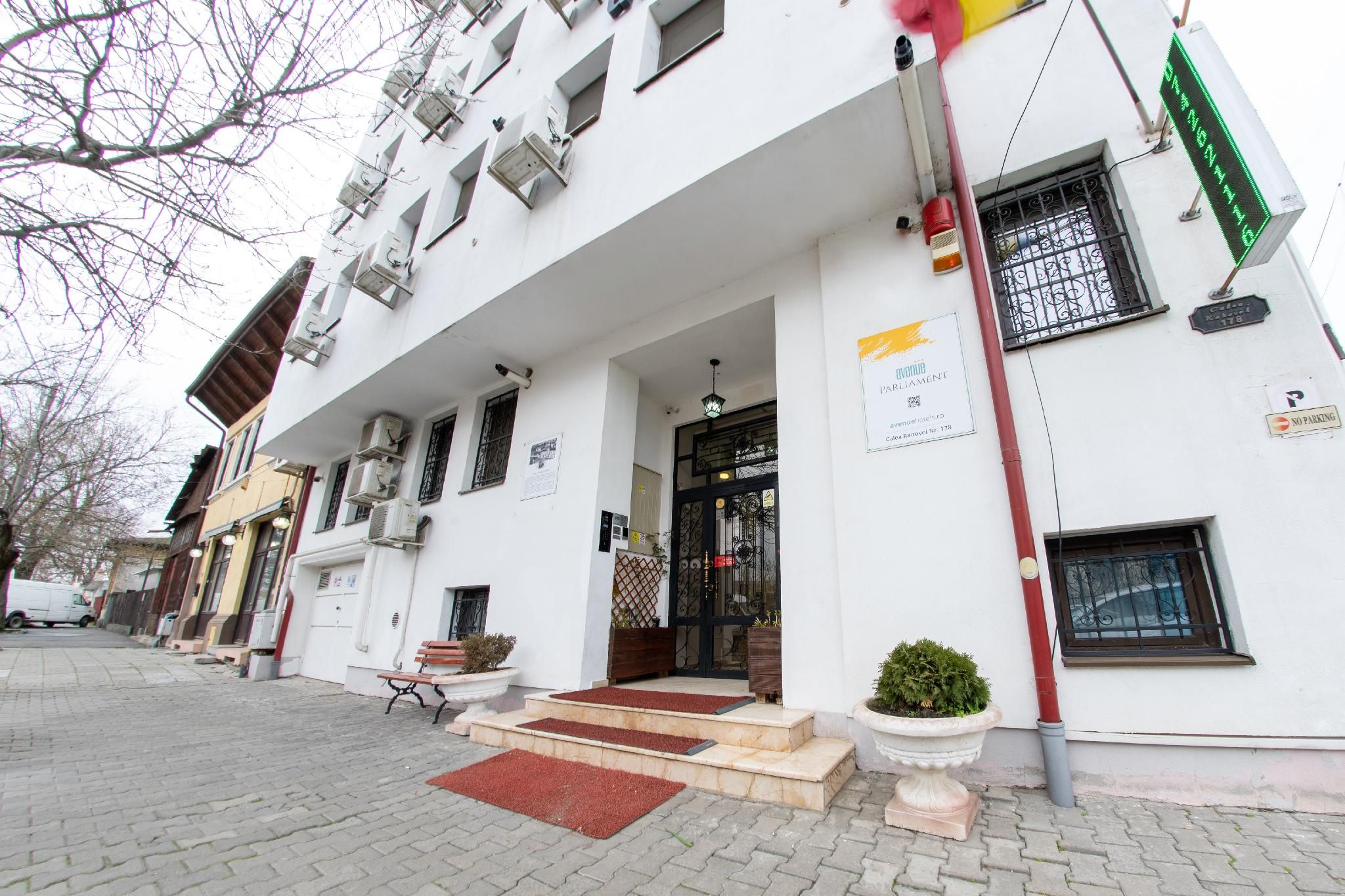 undefined Avenue Parliament 3