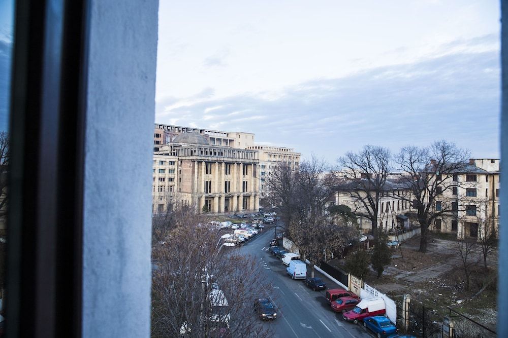 Avenue Parliament Loft 15