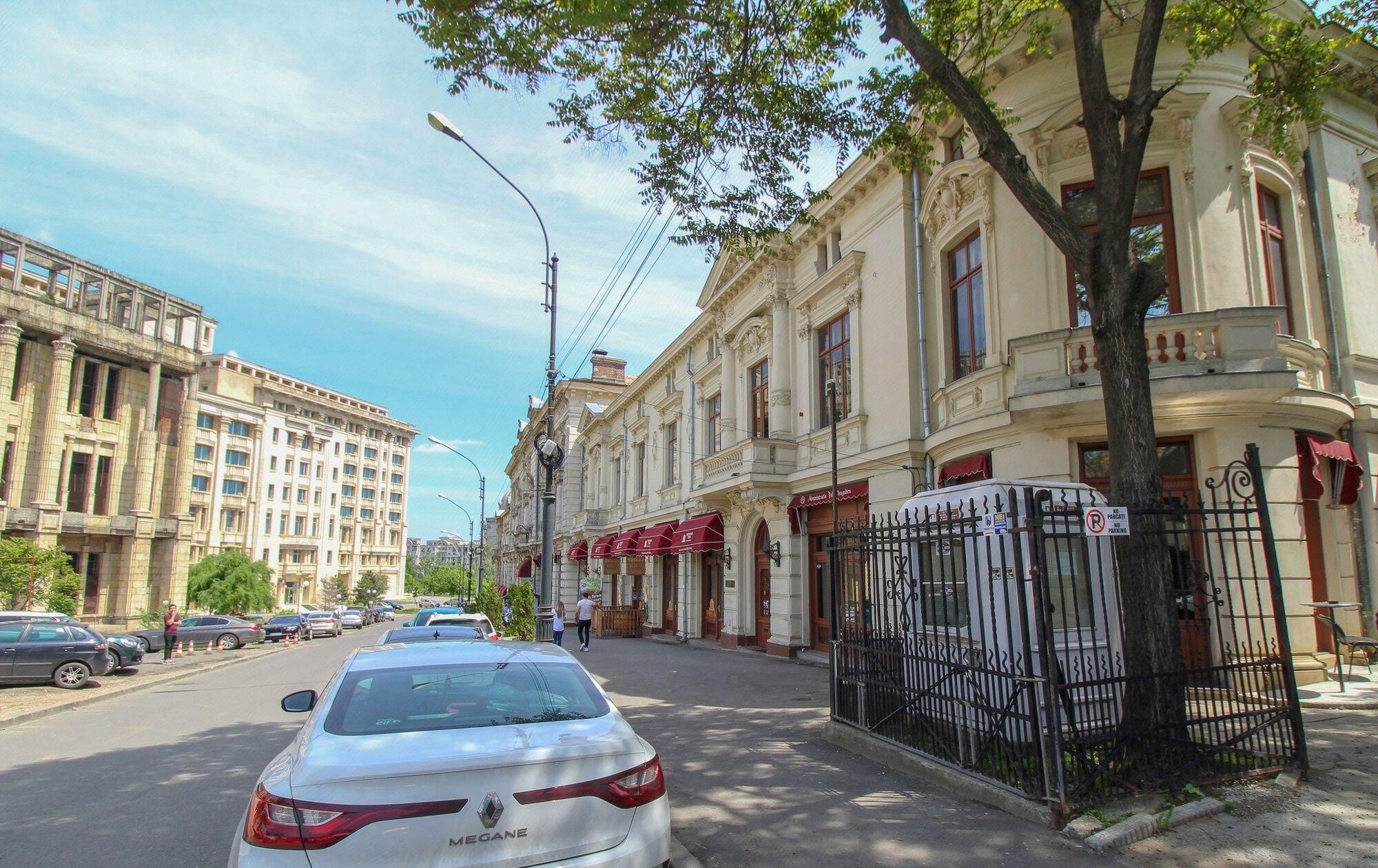 undefined Avenue Parliament