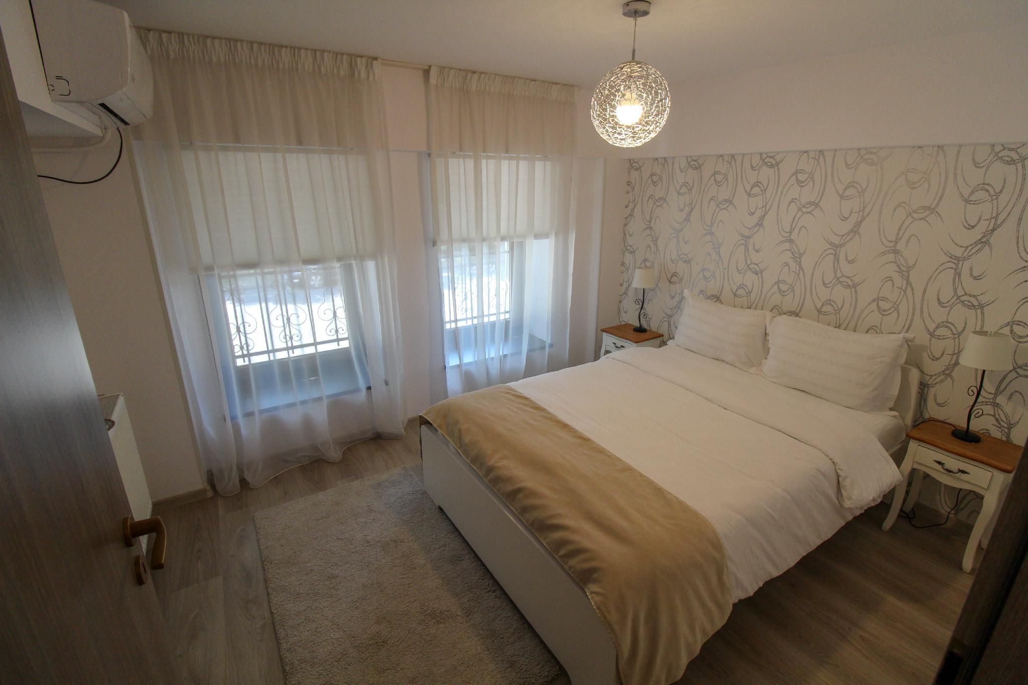 undefined Avenue Parliament 6