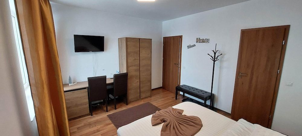 Riunione Basic Double Room, 1 Queen Bed 8