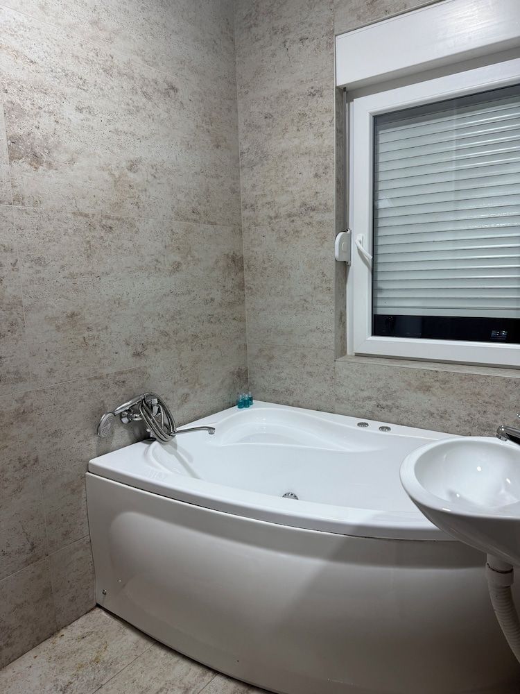 Green Set Comfort Room 16