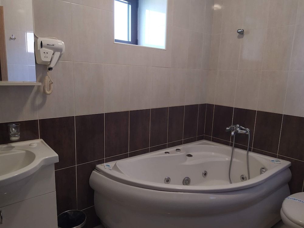 Green Set Basic Room 15