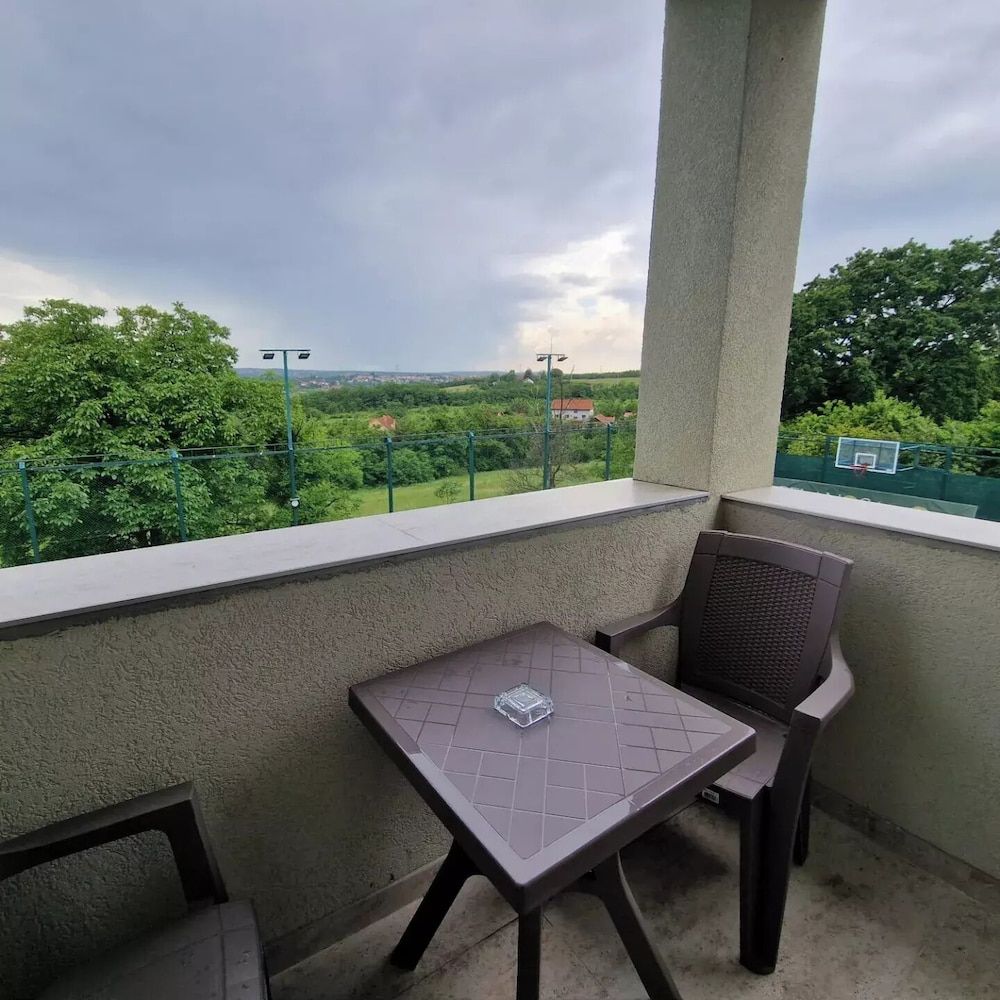 Green Set Comfort Room 12