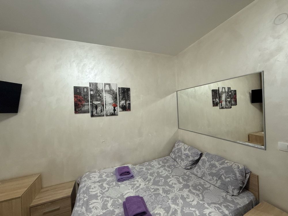 Green Set Comfort Room 9