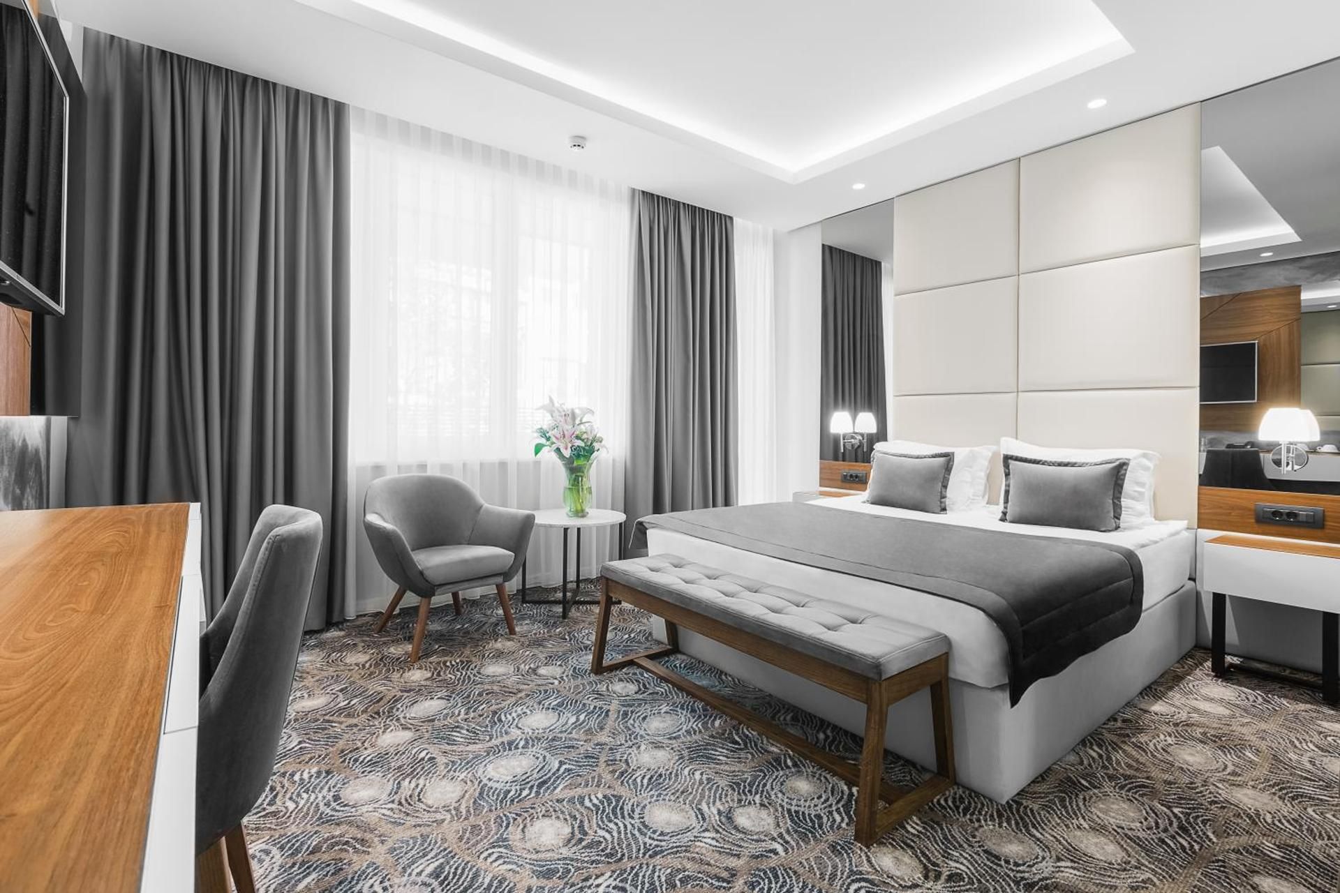 Sky hotel Superior Double Room with Free Parking 8