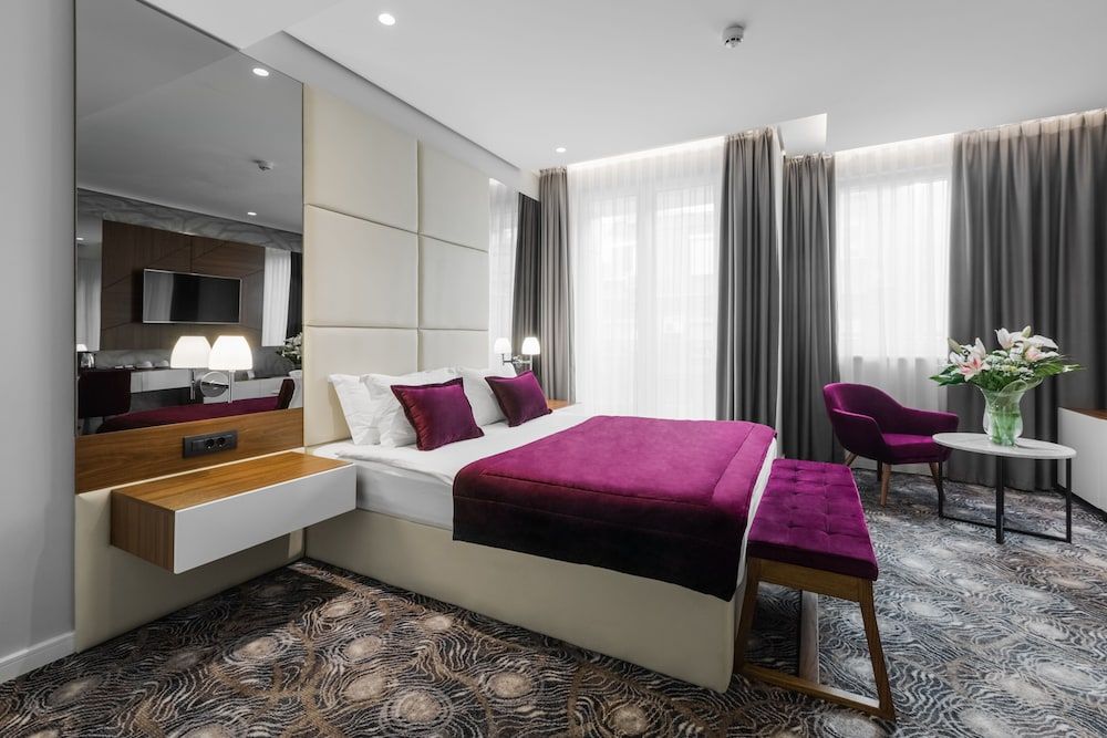 Sky hotel Superior Double Room with Free Parking 6