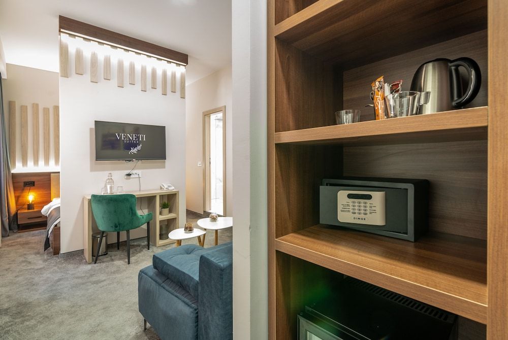 Veneti Suites Large Double Room 11