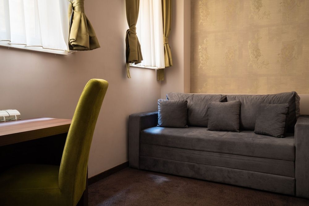 Veneti Suites Large Double Room 9