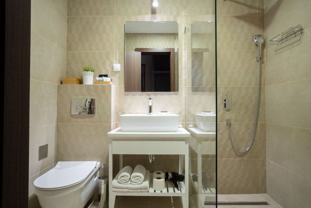 Veneti Suites Double or Twin Room 12