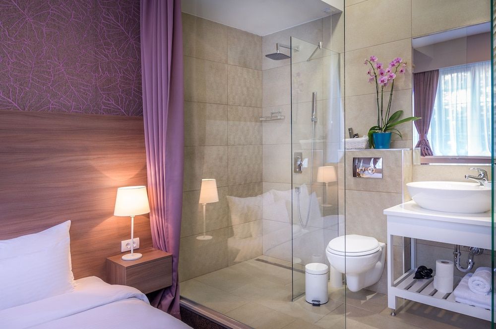 Veneti Suites Double or Twin Room 11