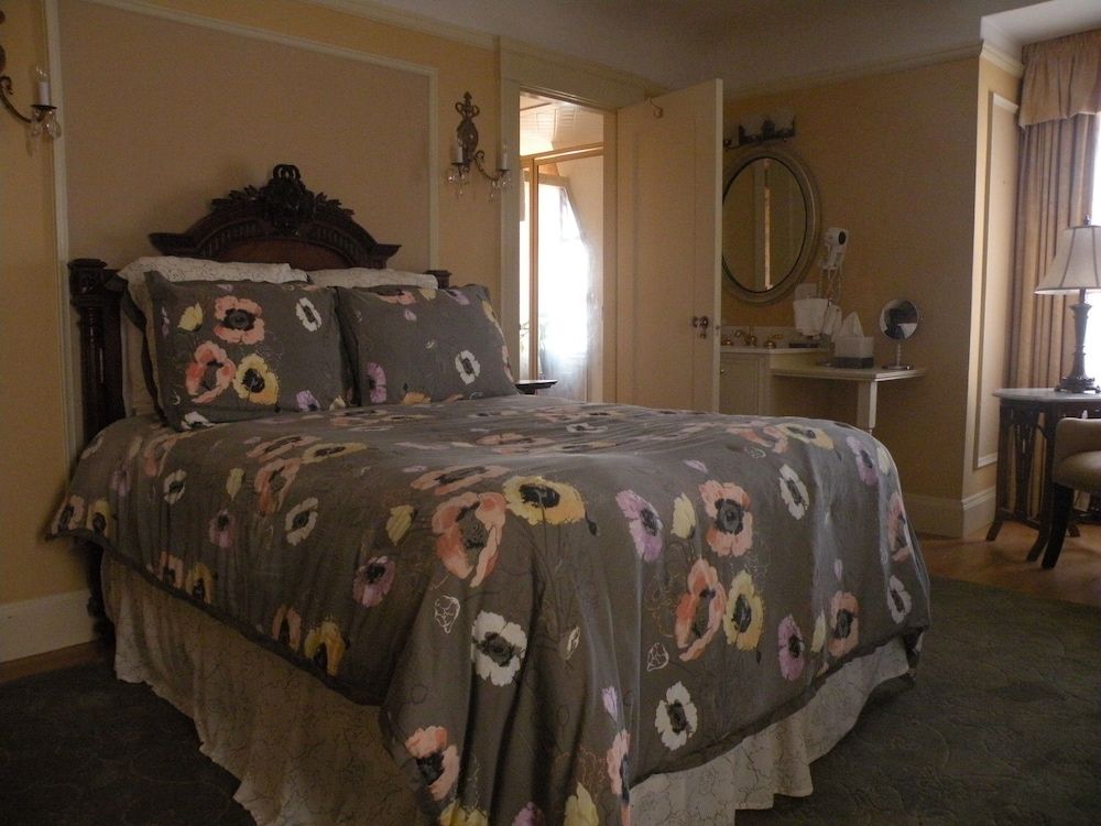 Jackson Court Standard Room, 1 Queen Bed 8