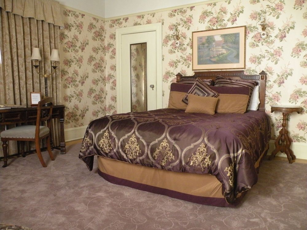 Jackson Court Standard Room, 1 Queen Bed 7