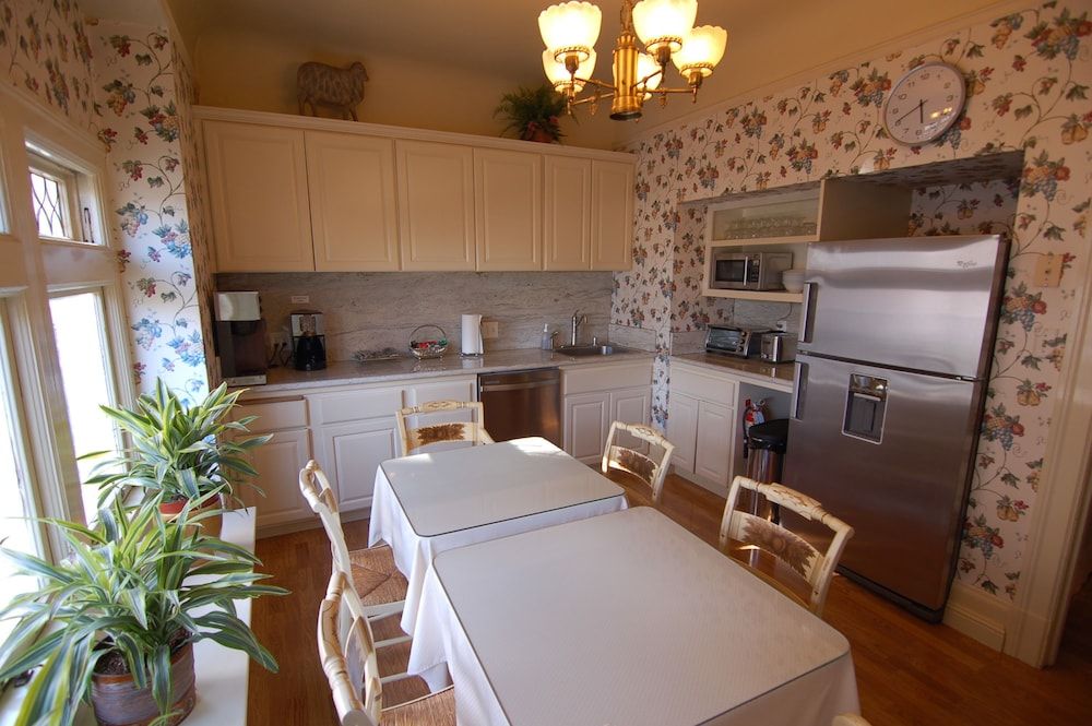 undefined Jackson Court 7