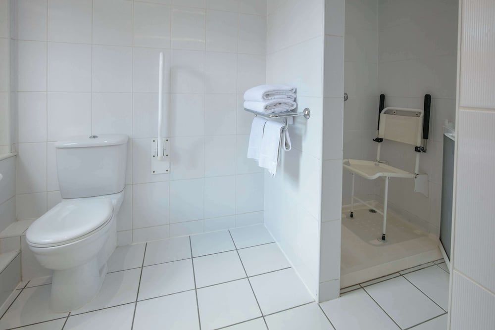 The Stuart Hotel, Sure Hotel Collection by Best Western Standard Room, 1 Double Bed, Accessible, Non Smoking 4