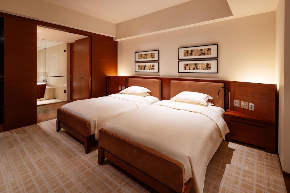 2 Twin Beds Room