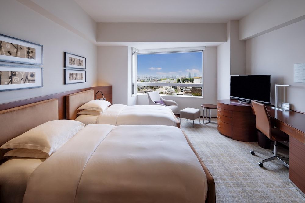 2 Twin Beds Room with City View