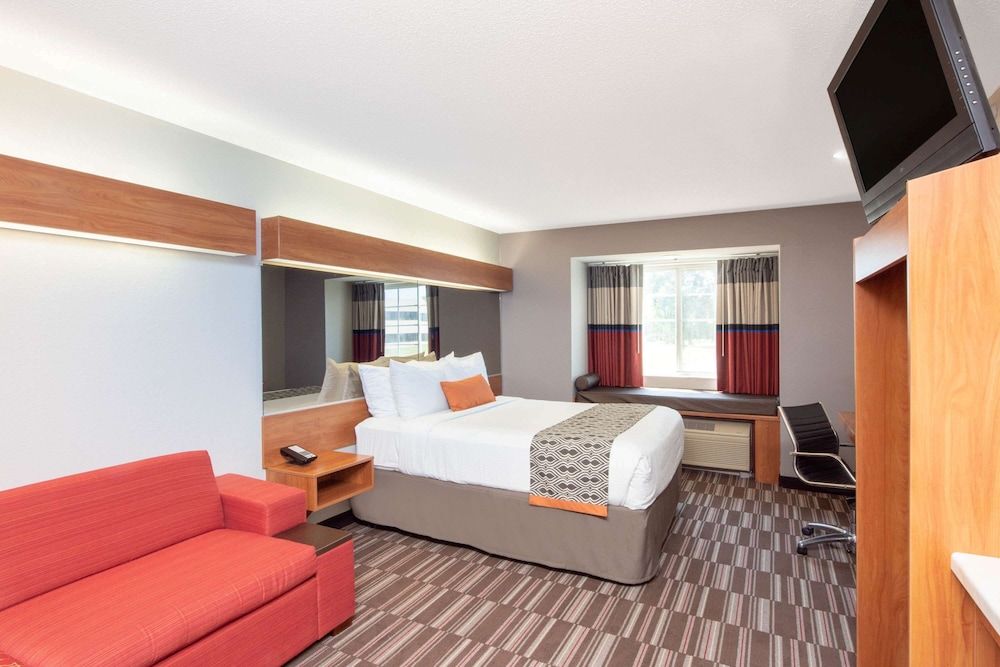 Suite, 1 Queen Bed, Accessible, Non Smoking