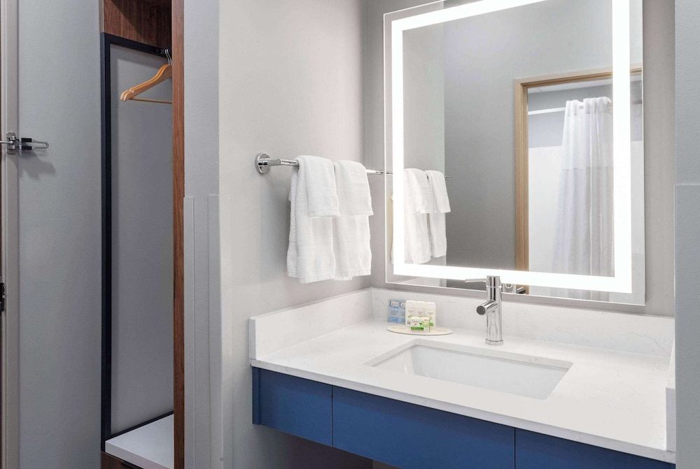 Studio Suite, Non Smoking (2 Queen Murphy Beds)