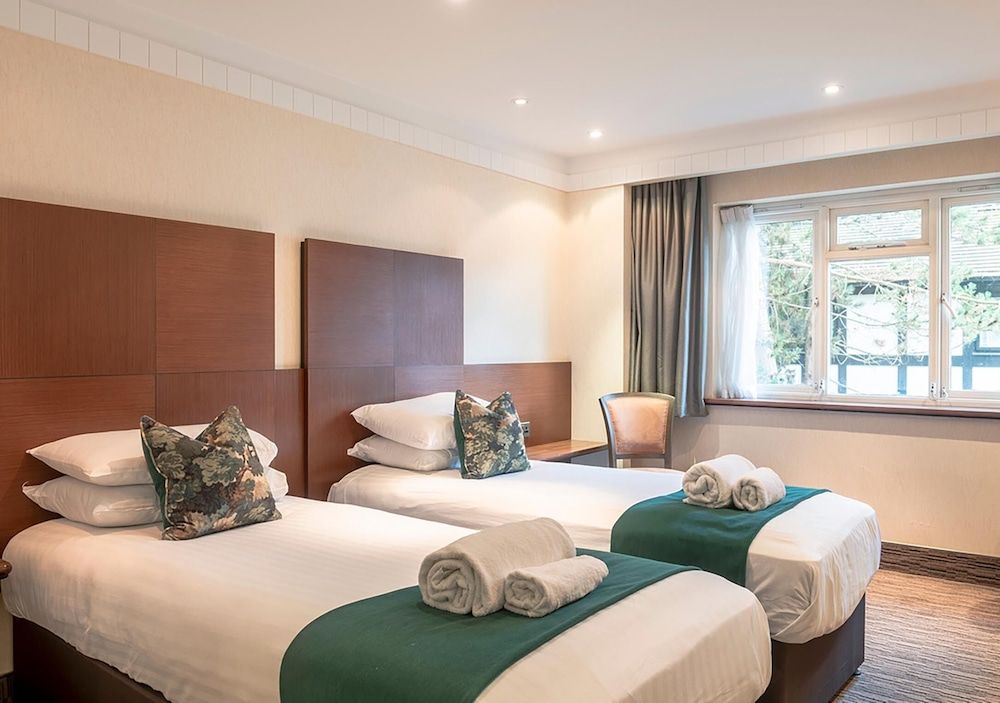 Thatchers Hotel Standard Twin Room 4