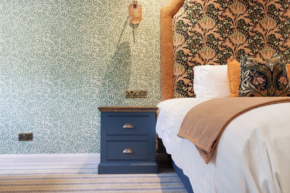 Thatchers Hotel Double Room 8