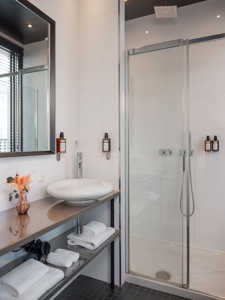 undefined Grand Hotel Lafayette 8