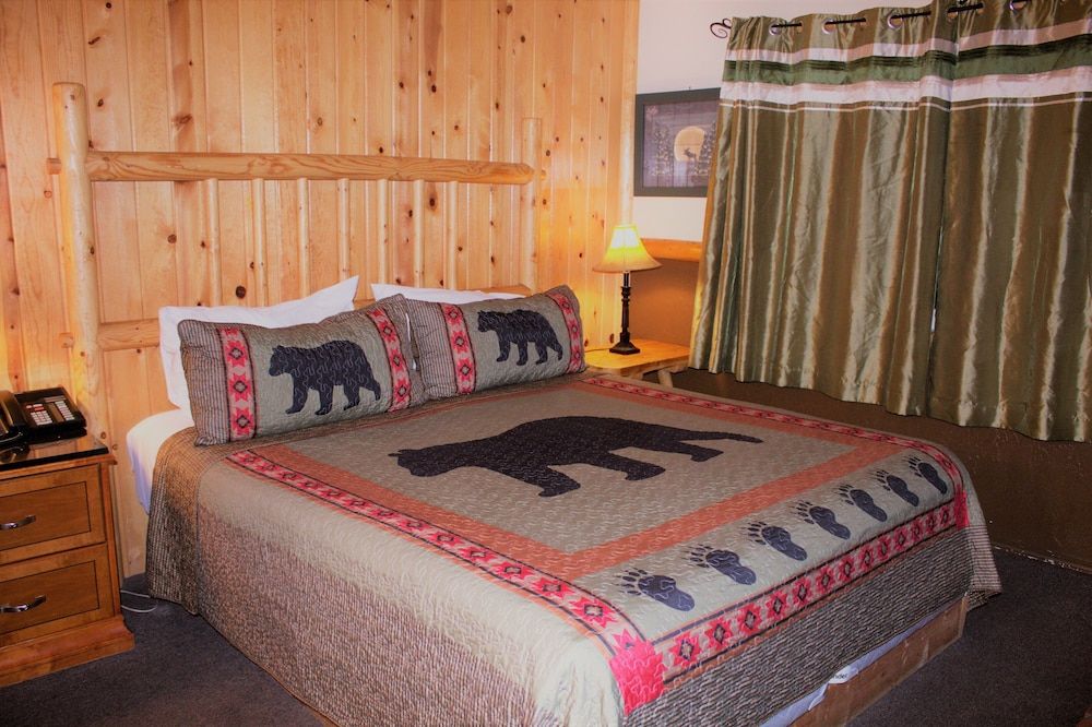 Standard Room, 1 King Bed, Fireplace