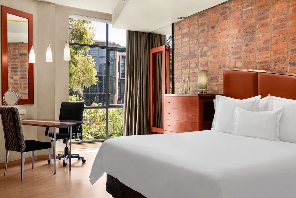 African Pride Melrose Arch Hotel, Autograph Collection Room, 1 Queen Bed, Non Smoking 3