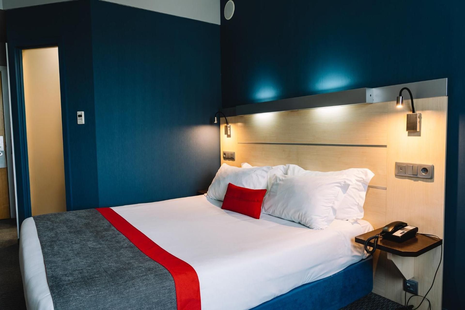1 Double Bed Standard Accessible