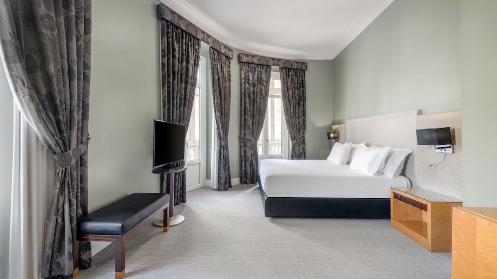 Junior Double or Twin Room, City View