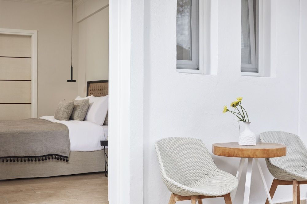 Loizos Stylish Residences Standard Room 5