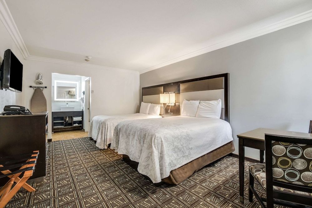 Standard Room, 2 Double Beds, Non Smoking