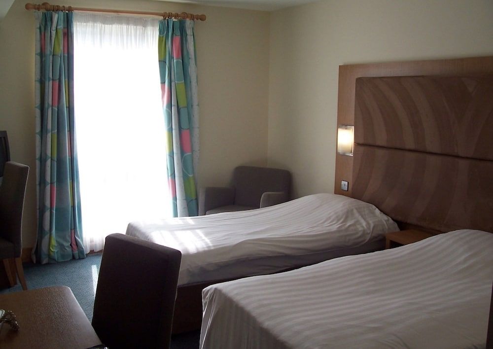 Big Blue Hotel Twin Room 4