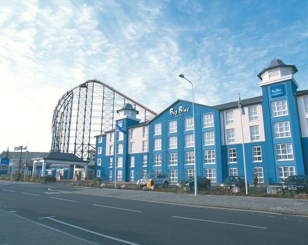 undefined Big Blue Hotel 3